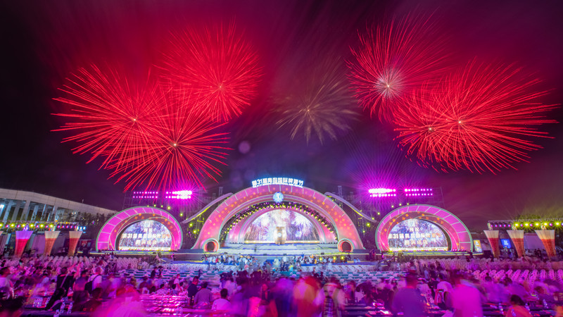 第31屆青島國(guó)際啤酒節(jié)在金沙灘啤酒城盛大開幕(圖1) 第31屆青島國(guó)際啤酒節(jié)在金沙灘啤酒城盛大開幕(圖1)