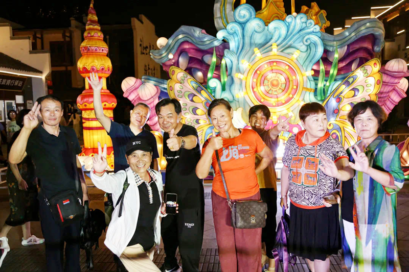 啤酒城、北茶商街“雙節(jié)”活動活躍節(jié)日經(jīng)濟(圖7)