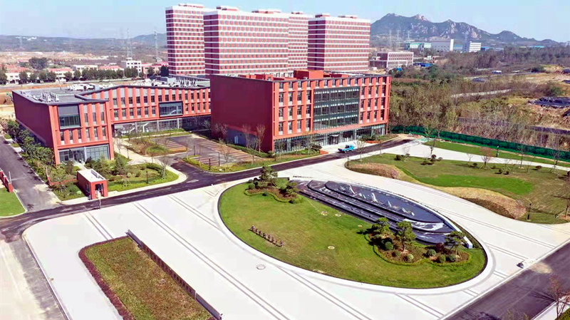 對外經(jīng)貿(mào)大學(xué)國際校區(qū)一期啟動區(qū)全面完工(圖1) 對外經(jīng)貿(mào)大學(xué)國際校區(qū)一期啟動區(qū)全面完工(圖1)