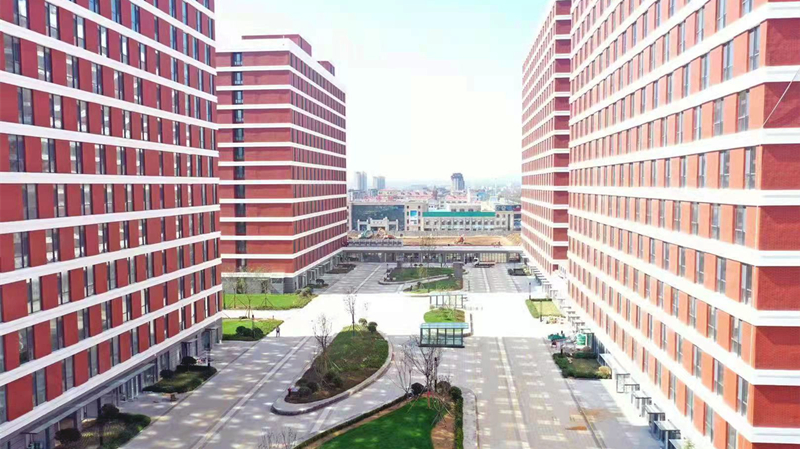 對外經(jīng)貿(mào)大學(xué)國際校區(qū)一期啟動區(qū)全面完工(圖2) 對外經(jīng)貿(mào)大學(xué)國際校區(qū)一期啟動區(qū)全面完工(圖2)