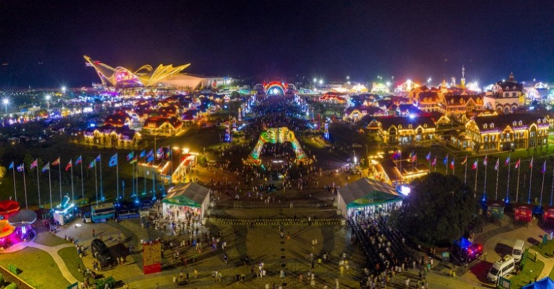 啤酒節(jié)開(kāi)幕一周接待游客203.6萬(wàn)人次，消費(fèi)啤酒859噸