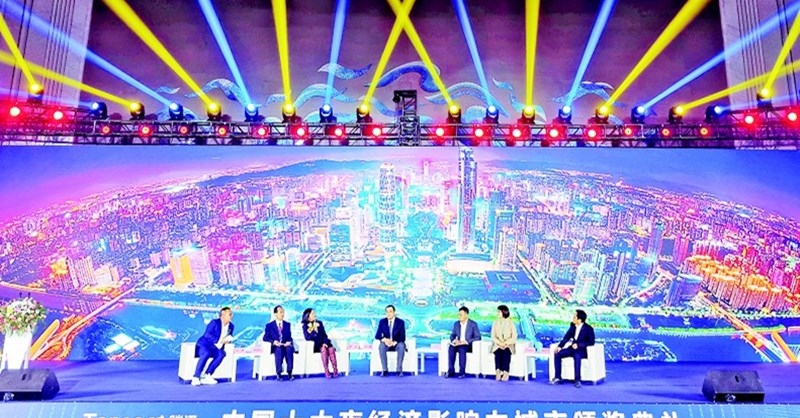 金沙灘啤酒城獲評“2019青島城市夜經濟地標”